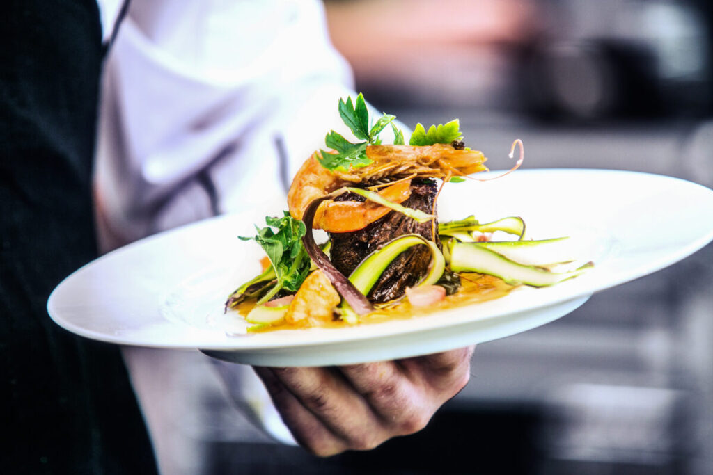 A Food Lover’s Guide to the Best Dining in Dunes Cove: Myrtle Beach’s Hidden Culinary Gem